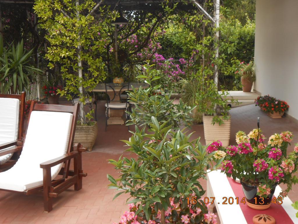 La Bouganville Bed & Breakfast